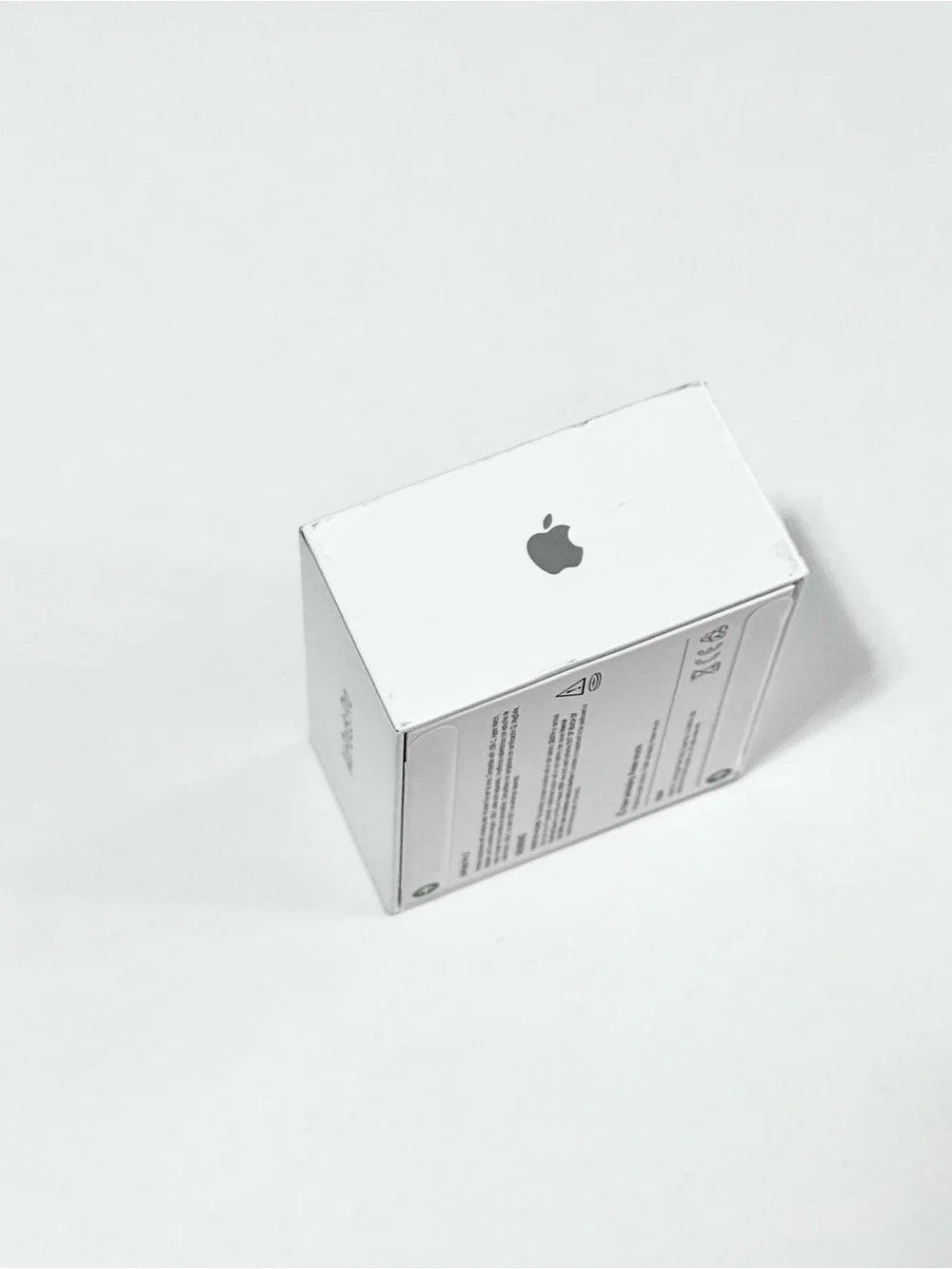 Apple AirPods Pro 3 (White) with Wireless Charging Case